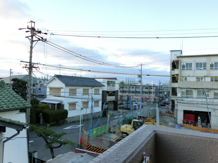 物件内観写真22　(室内からの展望)