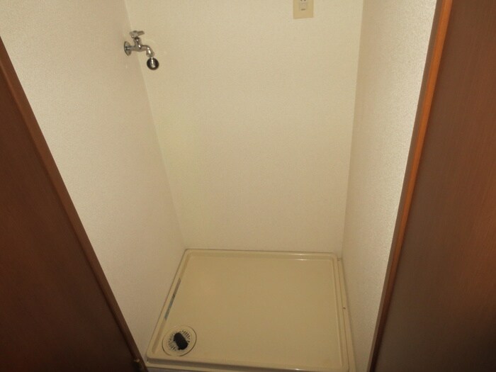 物件内観写真17　(洗濯機置場)