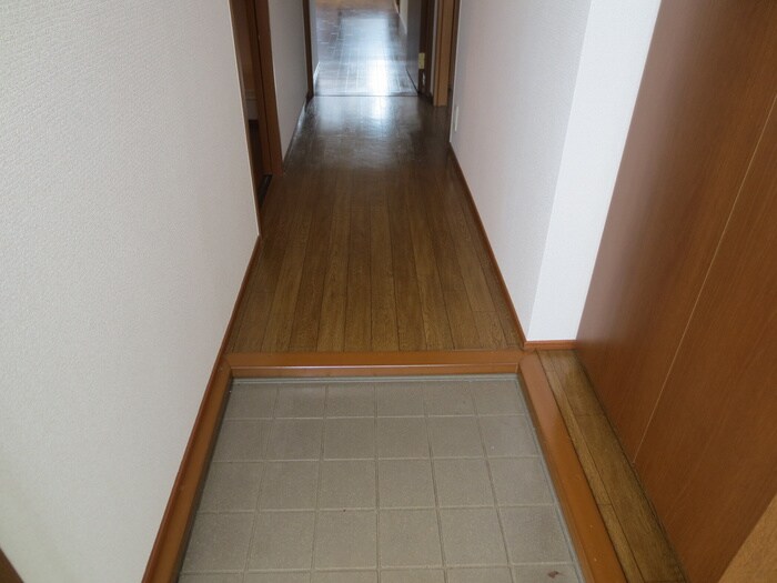 物件内観写真19　(玄関)