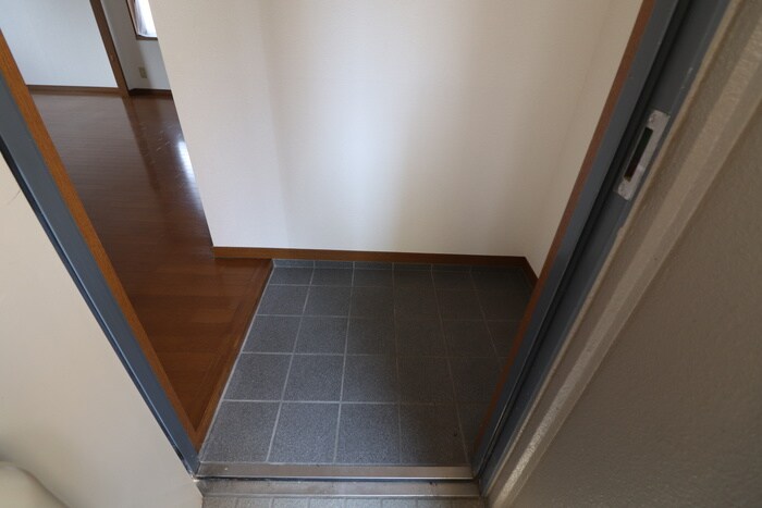 物件内観写真15　(玄関)