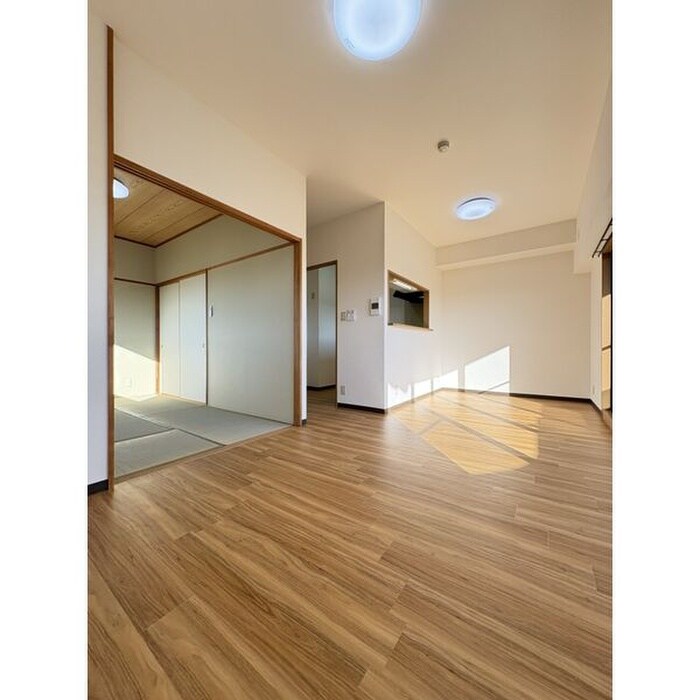 物件内観写真4　(居室)