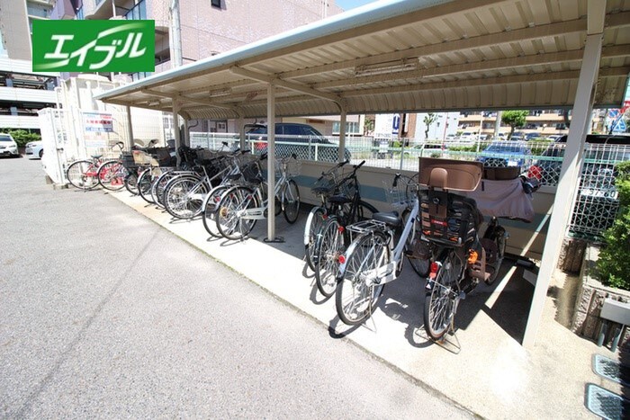 物件外観写真3　(駐輪場)