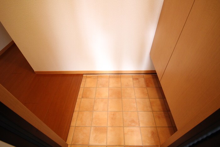 物件内観写真7　(玄関)