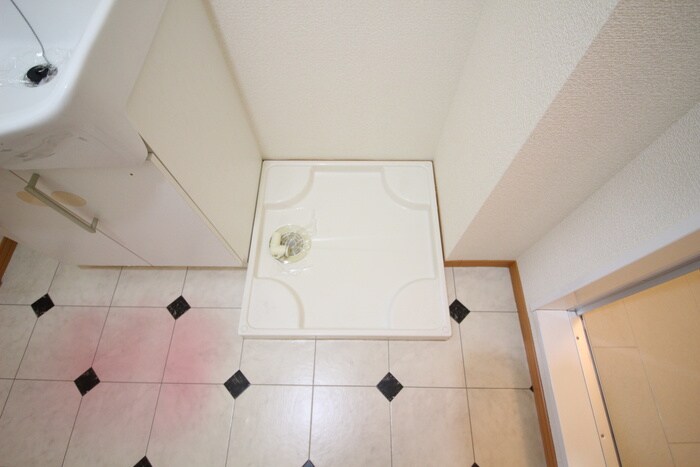 物件内観写真11　(洗濯機置場)