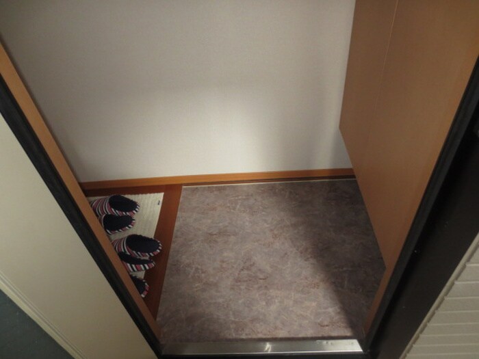 物件内観写真15　(玄関)