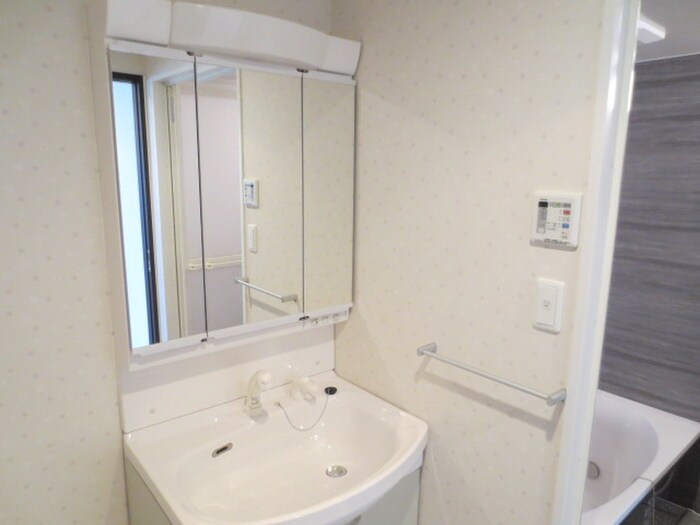 物件内観写真9　(洗面)