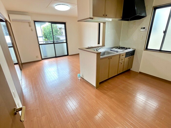 物件内観写真3　(居室)