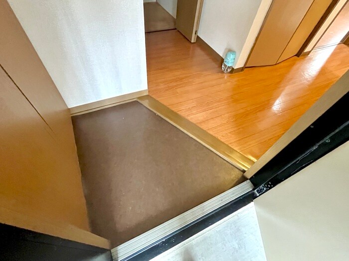 物件内観写真15　(玄関)