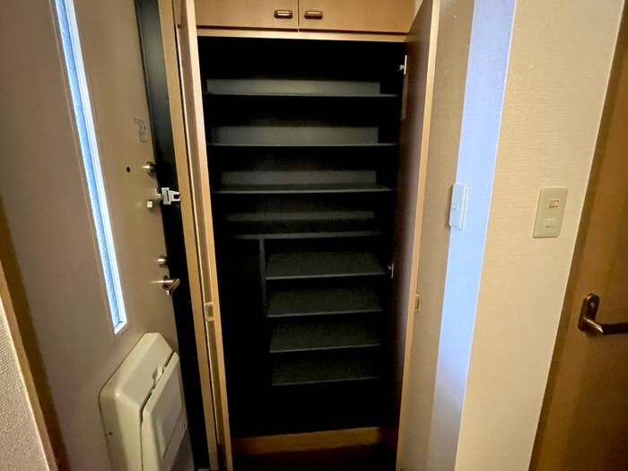 物件内観写真16　(靴箱)