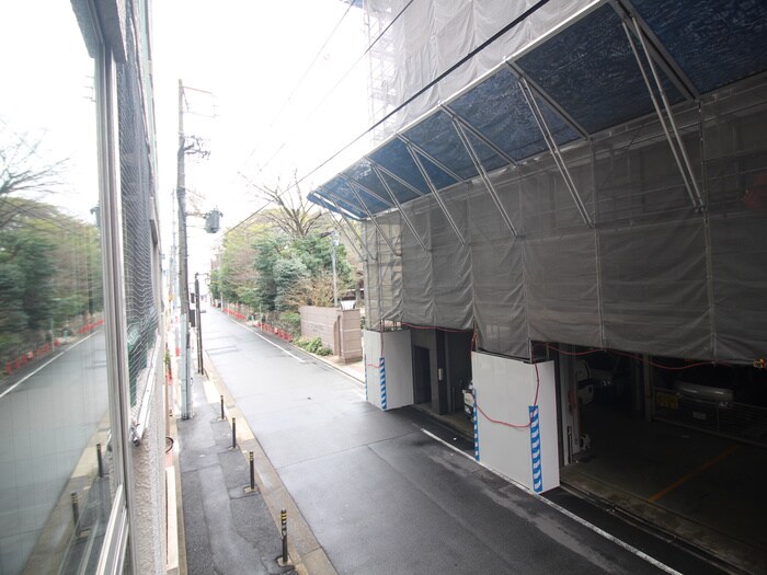 物件内観写真16　(室内からの展望)