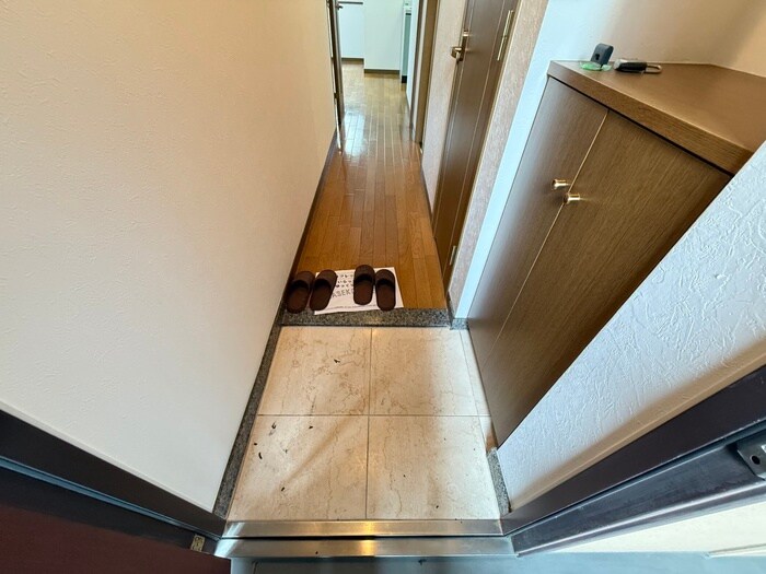 物件内観写真22　(玄関)