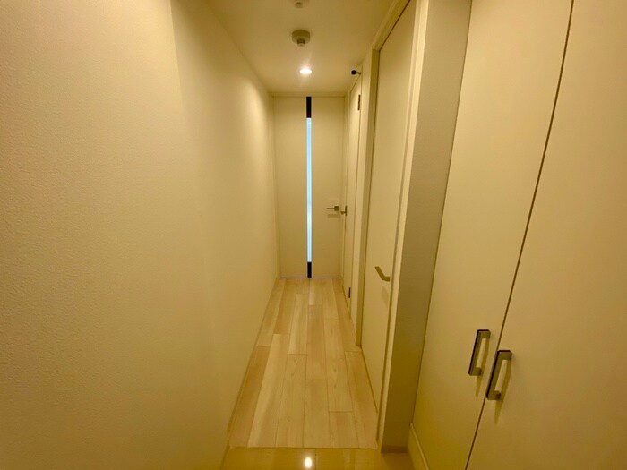 物件内観写真15　(玄関)