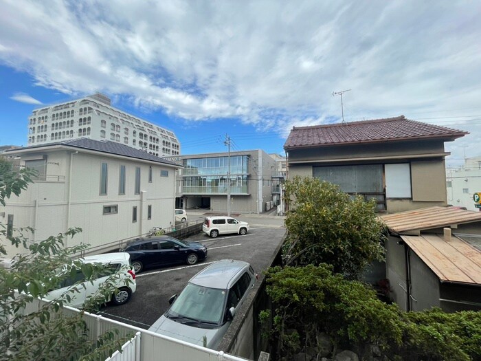 物件内観写真16　(室内からの展望)