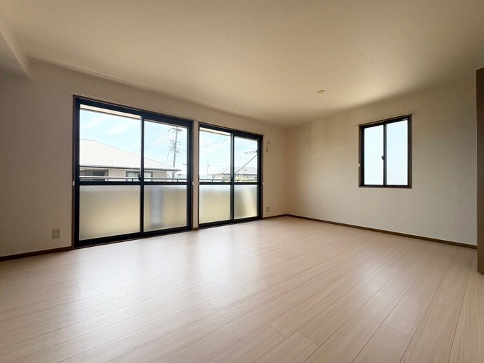 物件内観写真8　(居室)