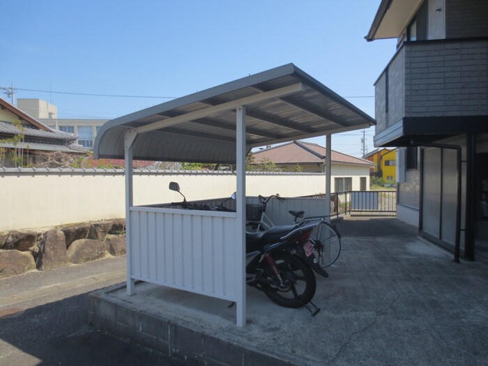 物件外観写真5　(駐輪場)