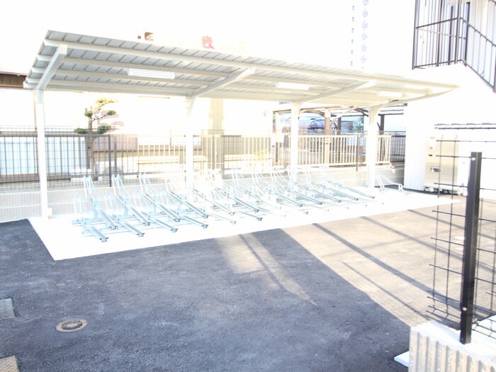 物件外観写真6　(駐輪場)