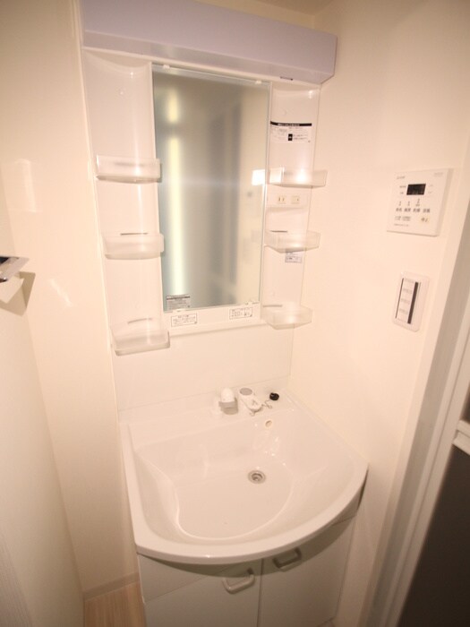 物件内観写真11　(洗面)