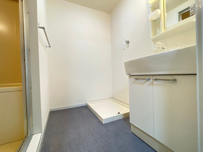 物件内観写真12　(洗濯機置場)