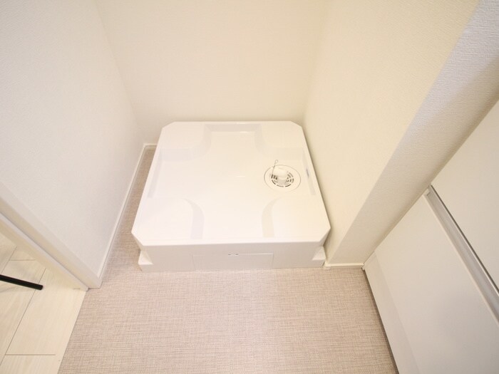 物件内観写真11　(洗濯機置場)