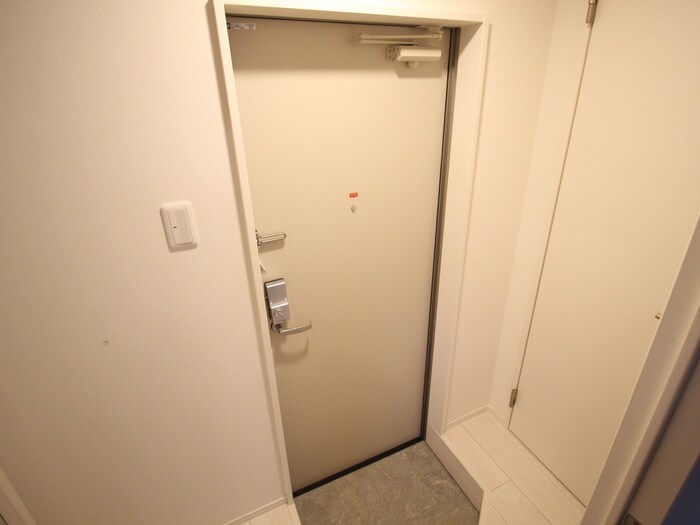 物件内観写真22　(玄関)