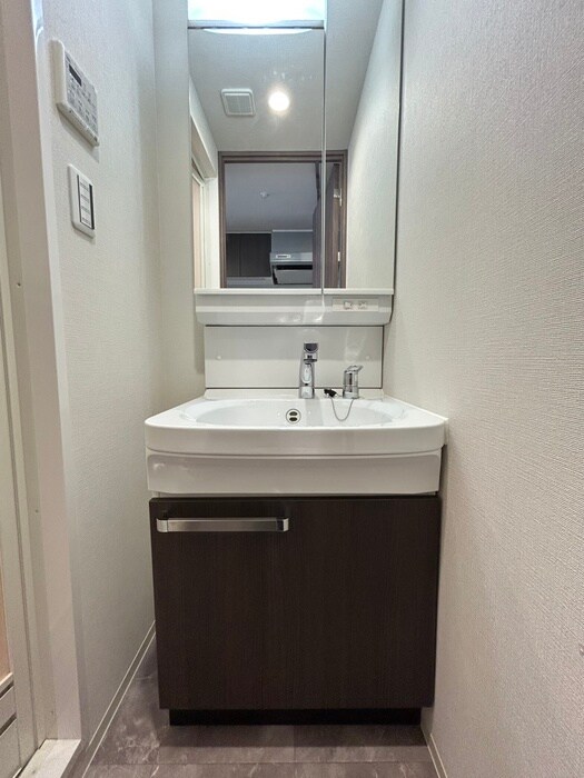 物件内観写真12　(洗面)