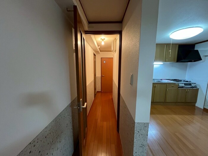 物件内観写真17　(廊下)