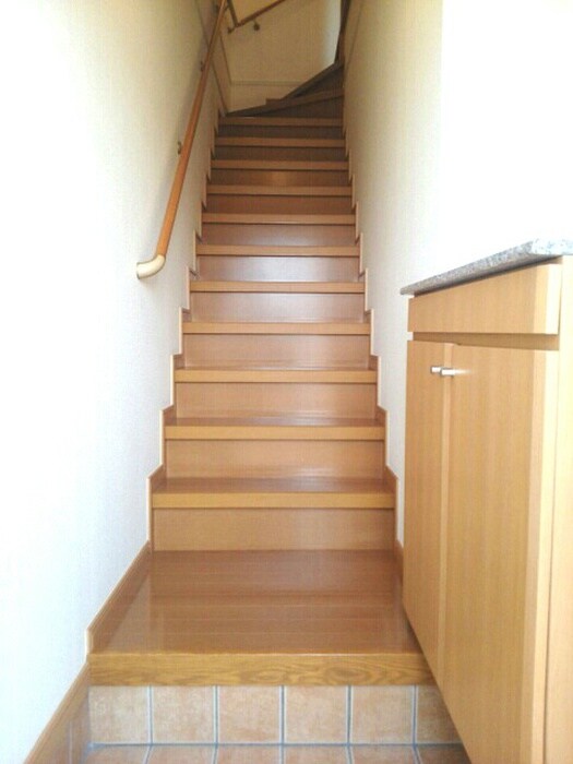 物件内観写真8　(玄関)