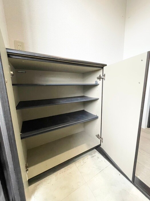 物件内観写真13　(靴箱)