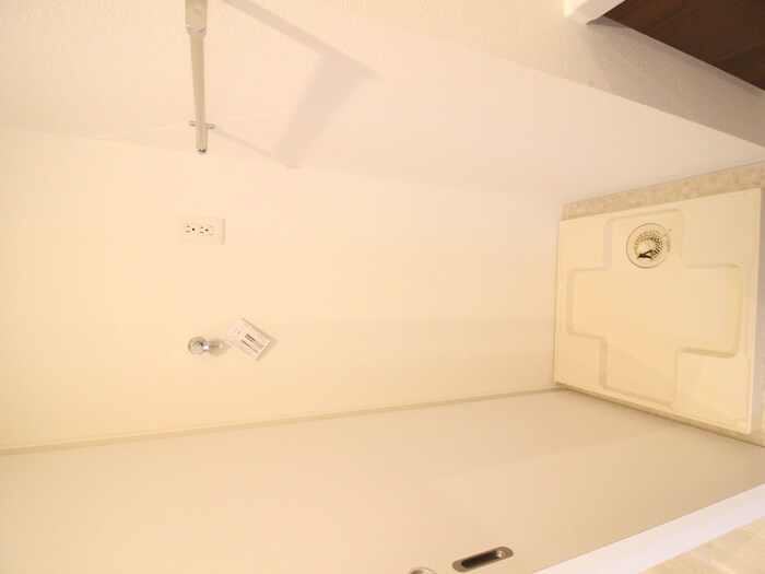 物件内観写真18　(洗濯機置場)