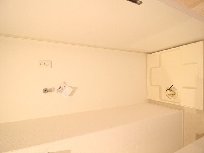 物件内観写真18　(洗濯機置場)