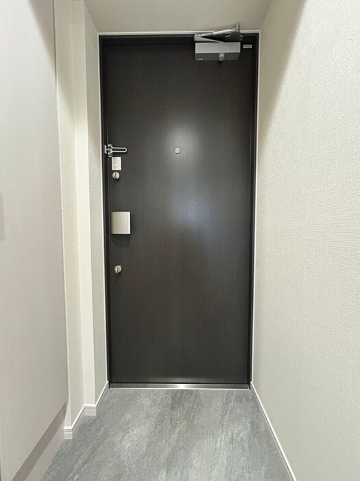 物件内観写真16　(玄関)