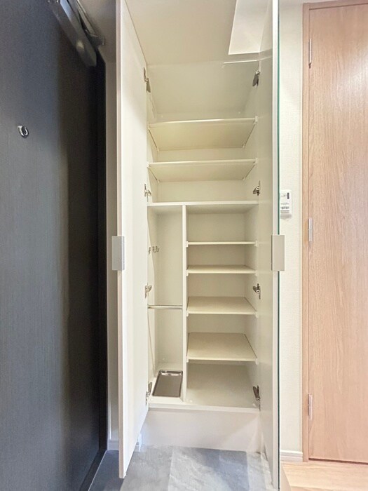 物件内観写真17　(靴箱)