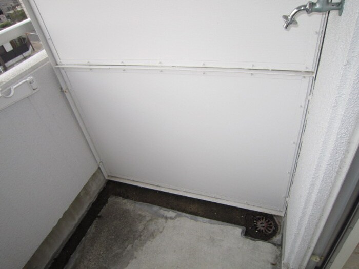 物件内観写真15　(洗濯機置場)