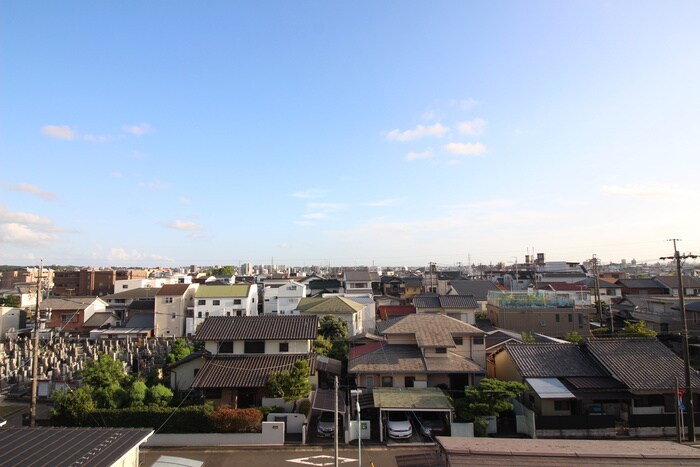 物件内観写真16　(室内からの展望)