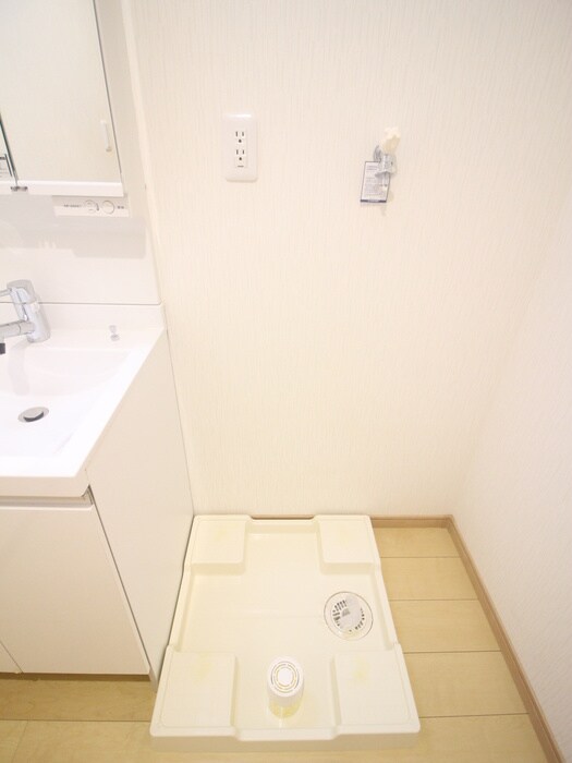 物件内観写真12　(洗濯機置場)