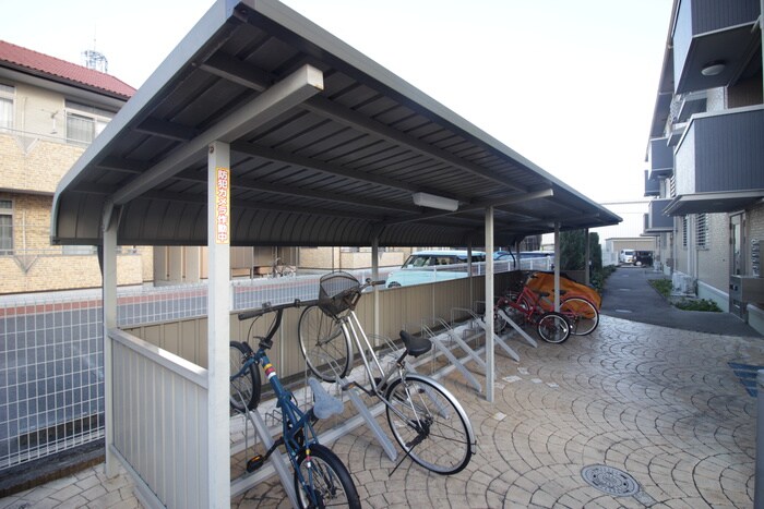 物件外観写真5　(駐車場)