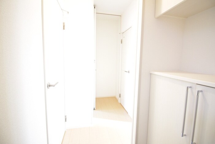 物件内観写真18　(廊下)