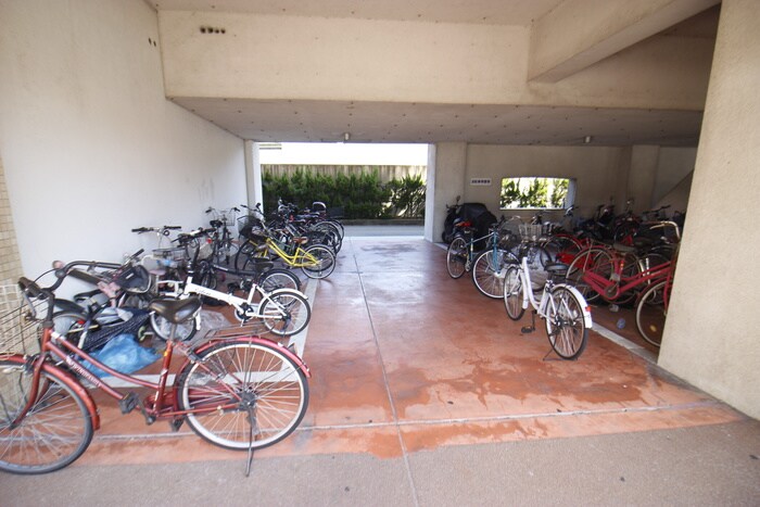 物件外観写真3　(駐輪場)