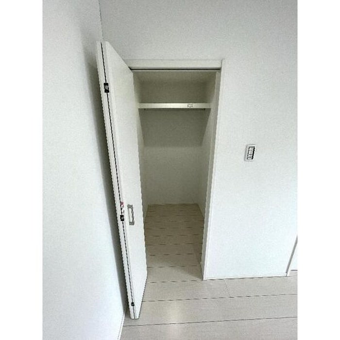 物件内観写真10　(収納)