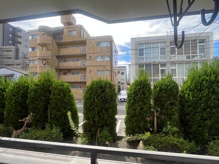 物件内観写真20　(室内からの展望)