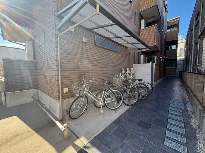 物件外観写真4　(駐輪場)