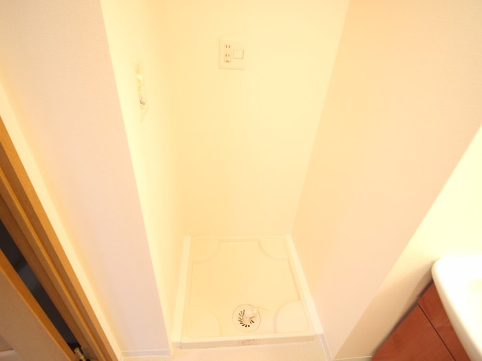 ラシュレ日光の洗濯機置場