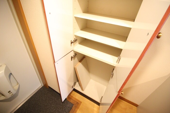 物件内観写真15　(靴箱)