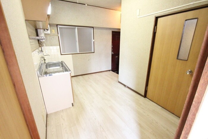 物件内観写真10　(廊下)