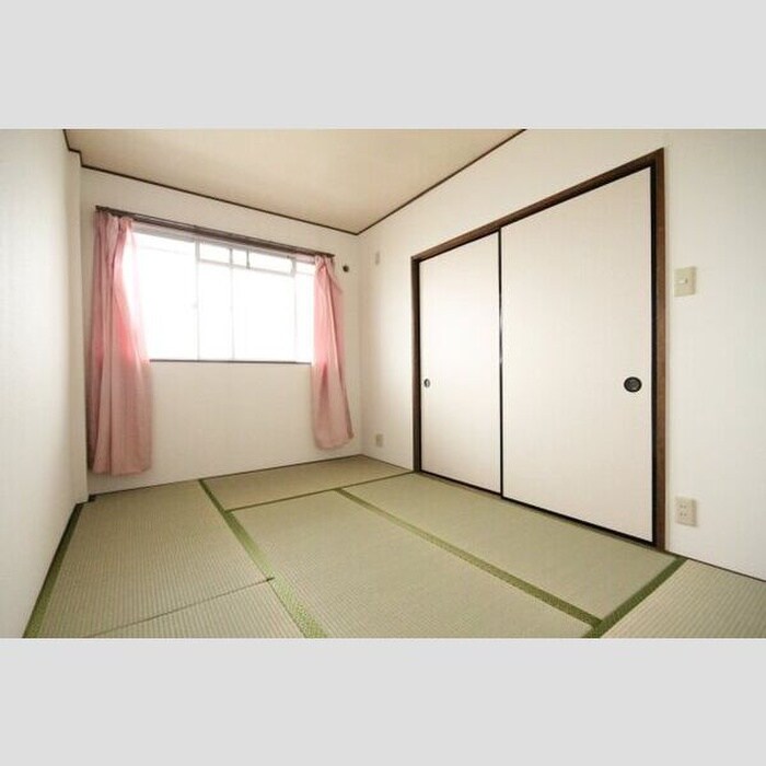 物件内観写真6　(居室)