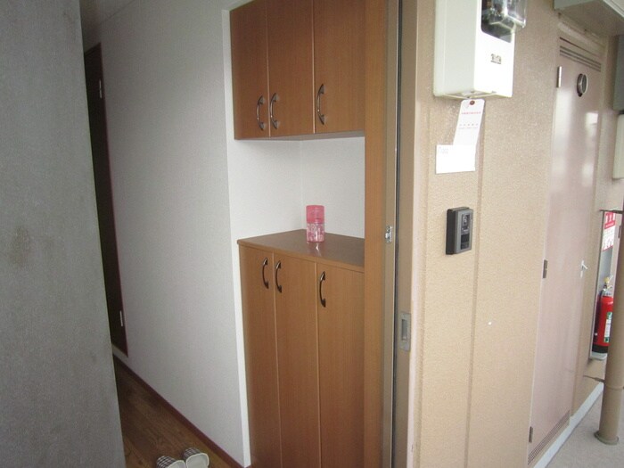 物件内観写真5　(靴箱)