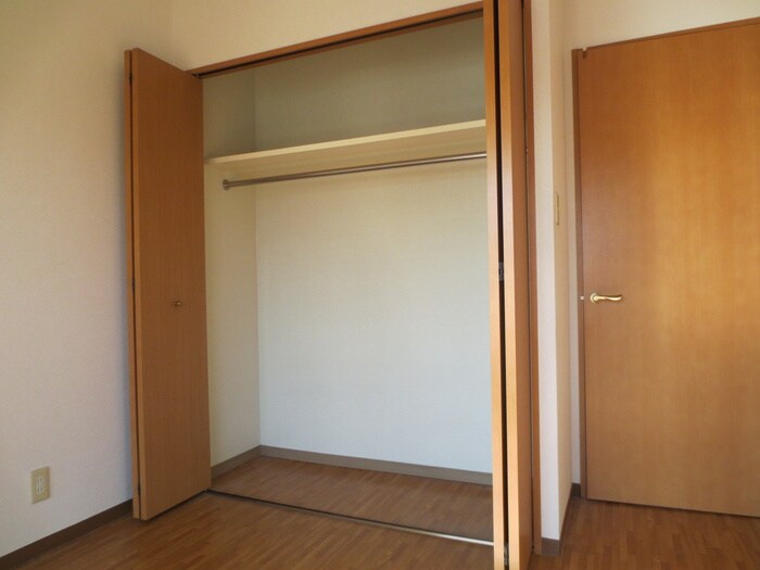 物件内観写真10　(収納)