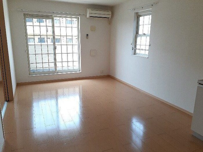 物件内観写真4　(居室)