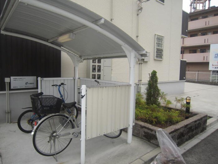 物件外観写真3　(駐輪場)