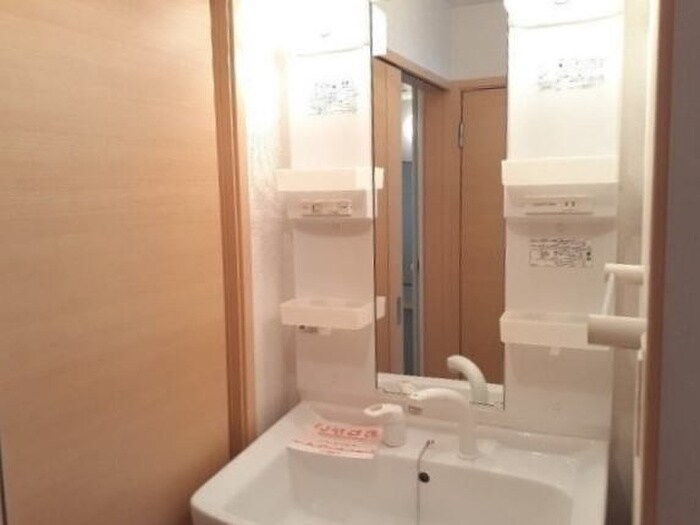 物件内観写真8　(洗面)